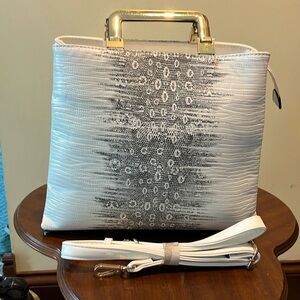 Snakeskin vintage luxury Satchel  Crossbody bag  goldtone HW  White/ Black  NWOT